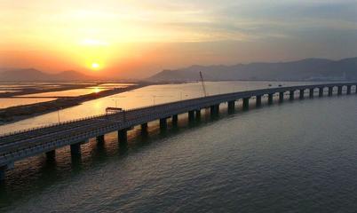 連云港 江蘇首座跨海大橋，山海美景一線牽